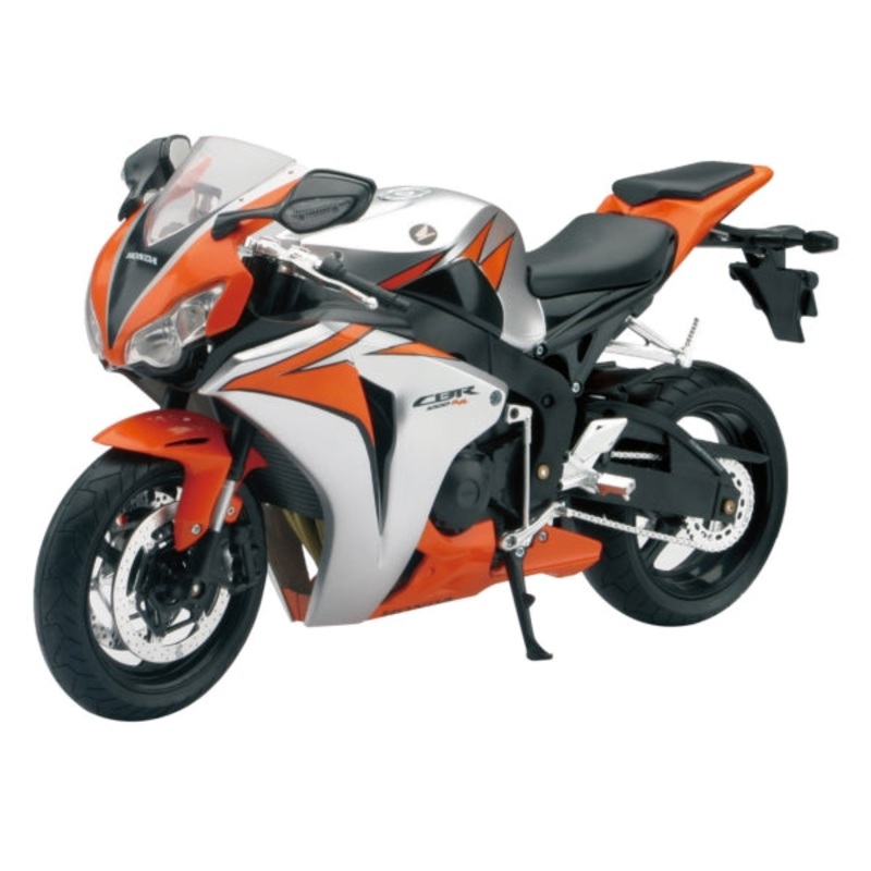 SCALE MODEL 1:6 HON CBR1000RR 10